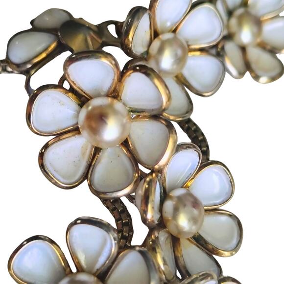 40s Crown Trifari Blossomtime Milk Glass Pearl Floral Choker Necklace Vintage - Picture 5 of 8